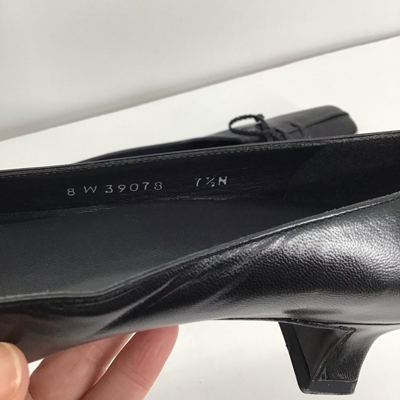 Stuart Weitzman Leather Kitten Heel Classic Pumps Bow Career Black Size 7.5N - Picture 2 of 9